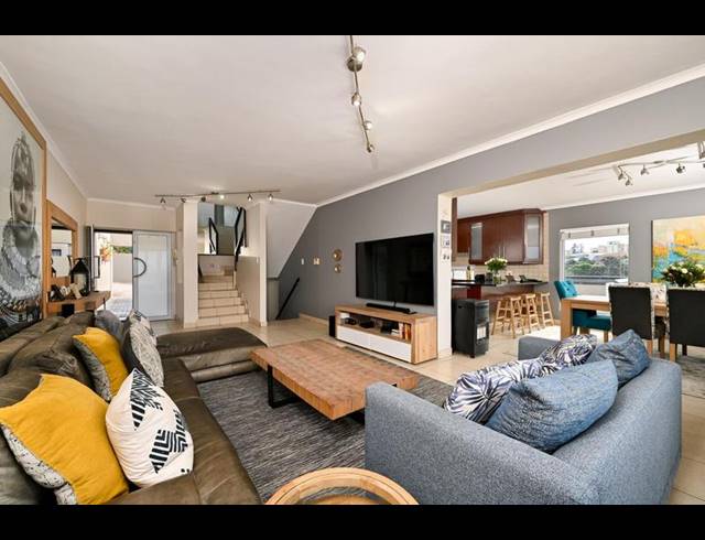 5 BEDROOM TOWNHOUSE FOR SALE IN SOUTH END